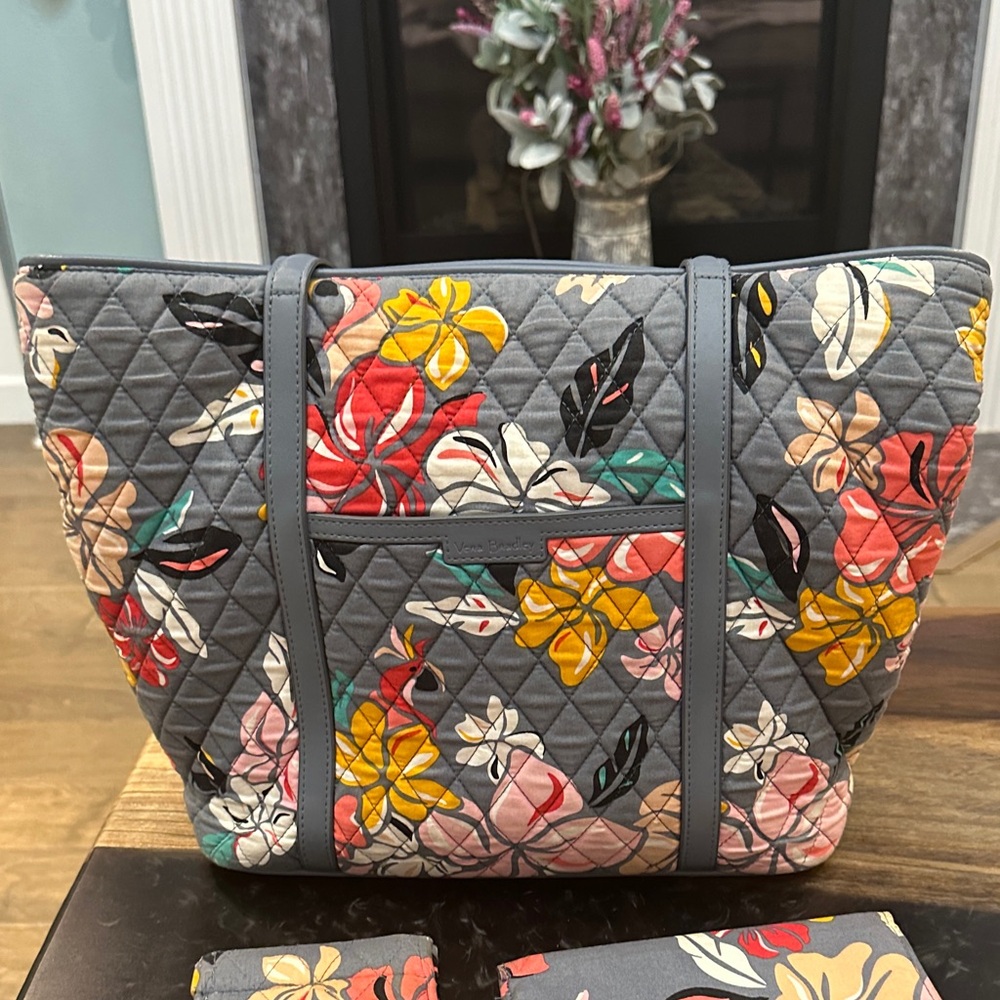 Floral Quilted Tote Bag Bundle- Gray - Picture 3 of 10